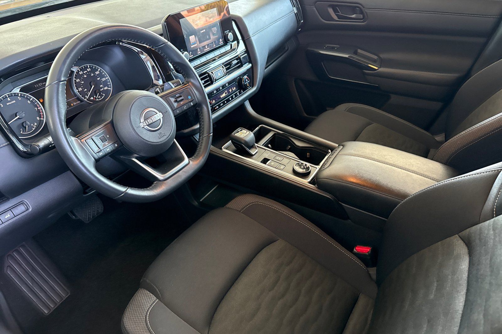 Certified 2025 Nissan Pathfinder SV AWD/4WD image 12