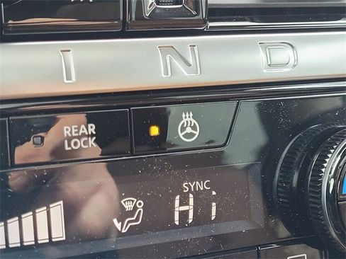 New 2026 Nissan Pathfinder Platinum image 19