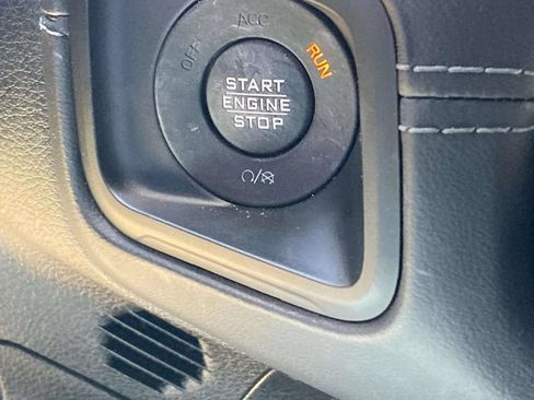 Used 2024 Jeep Wrangler Unlimited Rubicon AWD/4WD image 17