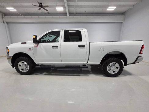 Used 2024 RAM 2500 Tradesman w/ Chrome Appearance Group AWD/4WD image 4