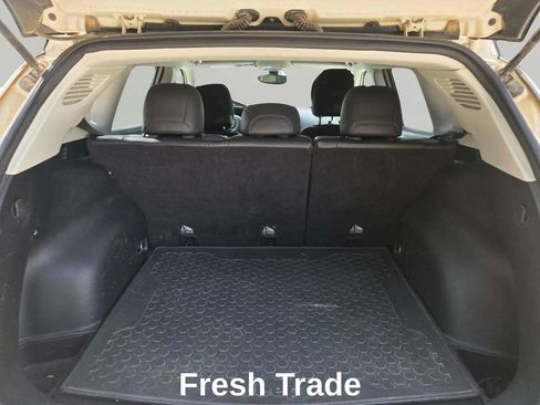 Used 2018 Jeep Compass Latitude w/ Popular Equipment Group AWD/4WD image 8