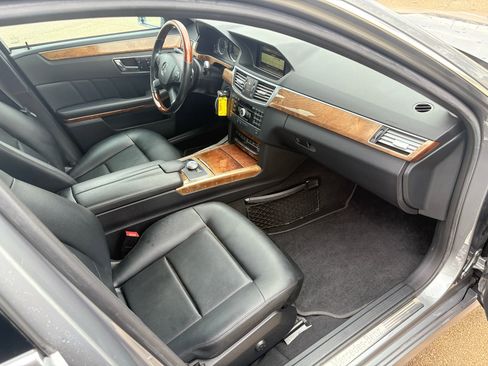 Used 2011 Mercedes-Benz E 350 Sedan image 17