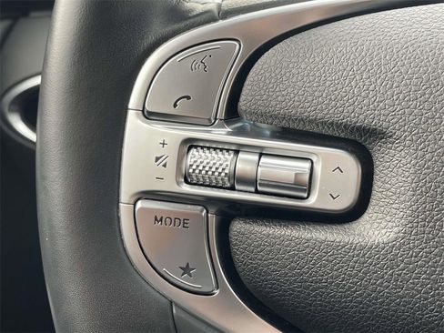 Used 2023 Genesis GV70 2.5T w/ Select Package image 8