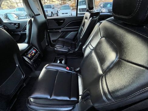 Used 2022 Lincoln Aviator AWD w/ Premium Package image 23