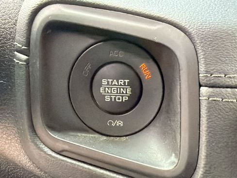 Used 2024 Jeep Wrangler Unlimited Rubicon image 24