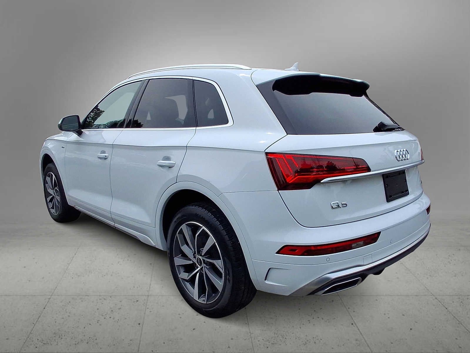 Certified 2023 Audi Q5 2.0T Premium w/ Convenience Package AWD/4WD image 6
