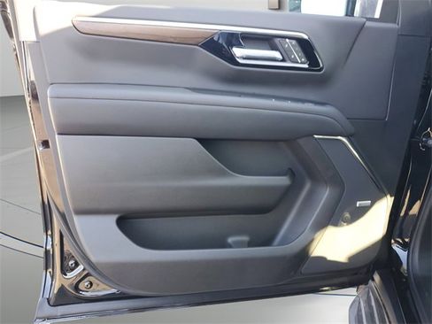 New 2025 Chevrolet Tahoe High Country image 13