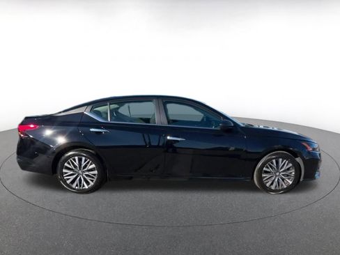 Used 2025 Nissan Altima 2.5 SV image 16