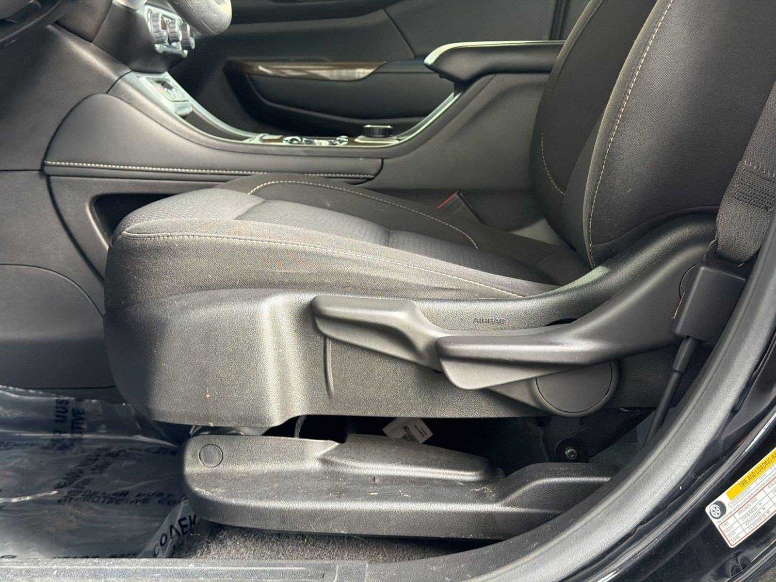 Used 2023 GMC Acadia SLE FWD image 15