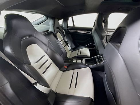 Certified 2019 Porsche Panamera GTS image 27