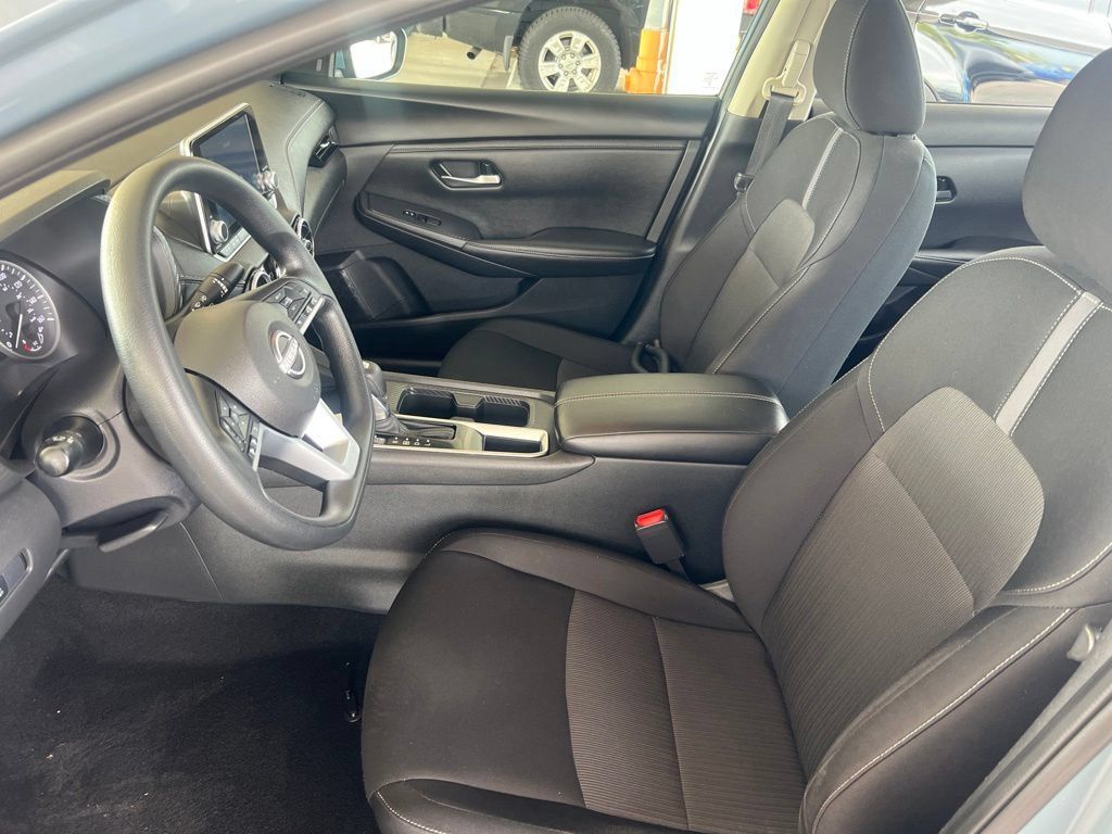 Certified 2024 Nissan Sentra SV w/ Trunk Package FWD image 4