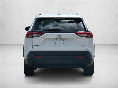 Used 2022 Toyota RAV4 XLE w/ Convenience Package FWD image 6