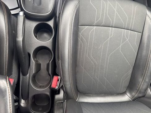 Used 2019 Chevrolet Trax LT w/ Sun & Sound Package image 32