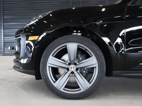 New 2026 Porsche Macan image 12