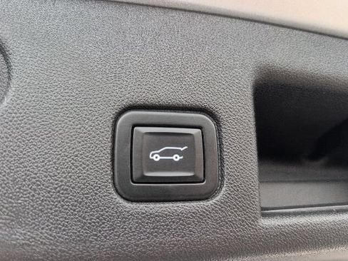 Used 2020 Chevrolet Equinox LT w/ Driver Convenience Package FWD image 40