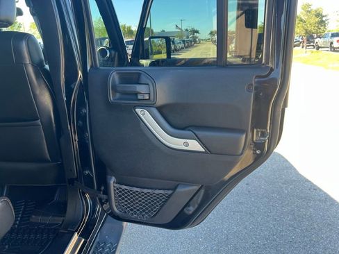 Used 2011 Jeep Wrangler Unlimited 70th Anniversary w/ Connectivity Group AWD/4WD image 39