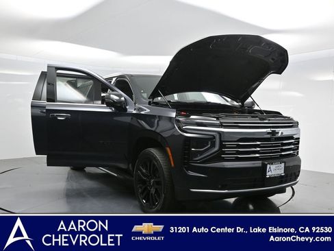 New 2025 Chevrolet Suburban Premier image 32