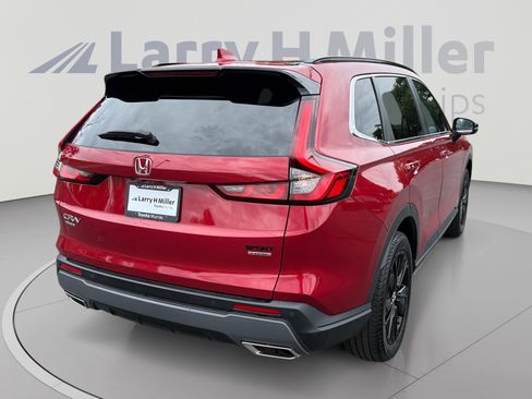 Used 2023 Honda CR-V Sport Touring image 5