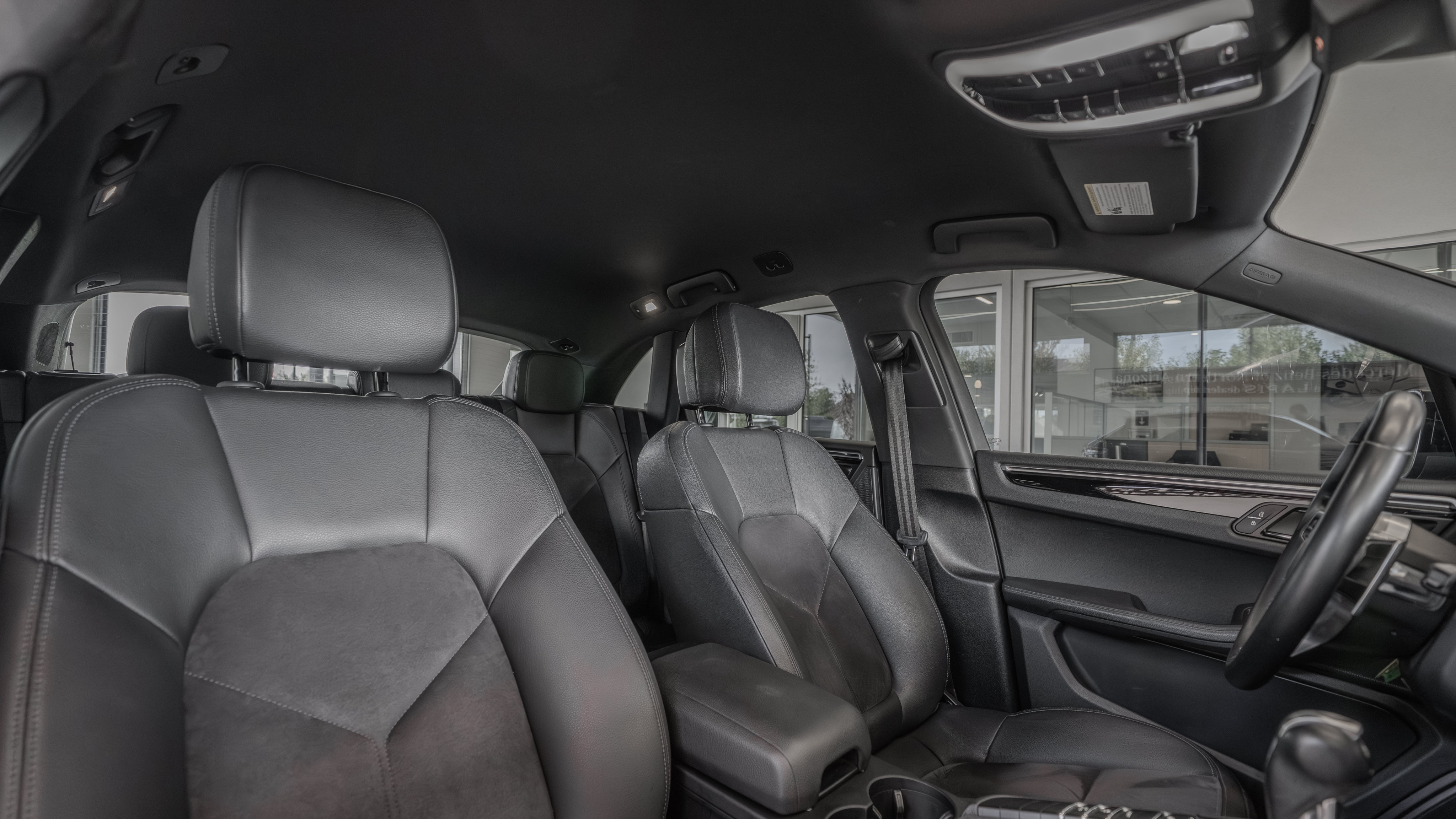 Used 2020 Porsche Macan AWD/4WD image 32