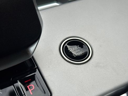 New 2026 Land Rover Range Rover SE image 27