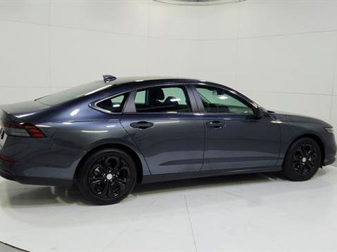 Used 2025 Honda Accord LX image 11