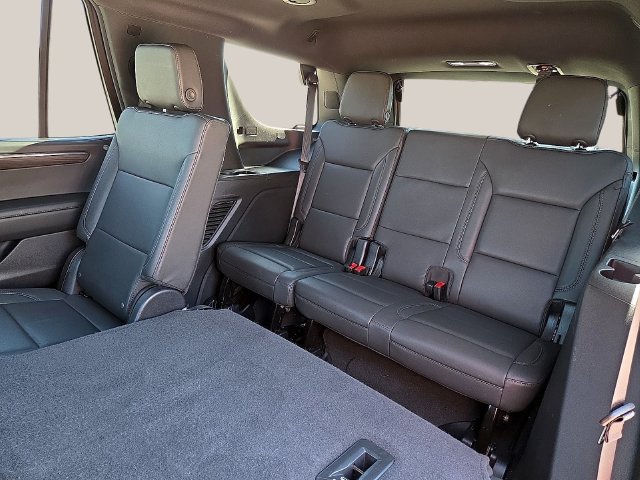 Used 2025 Chevrolet Tahoe LT AWD/4WD image 12