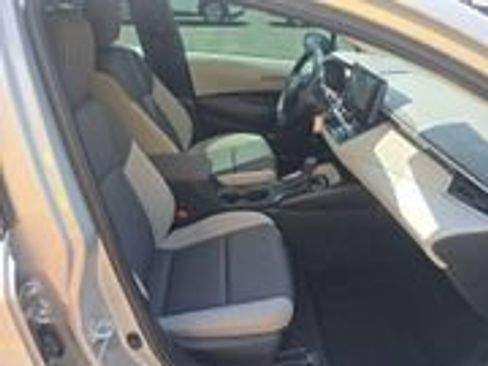 Used 2025 Toyota Corolla LE FWD image 10