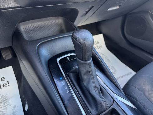 Used 2021 Toyota Corolla LE image 6