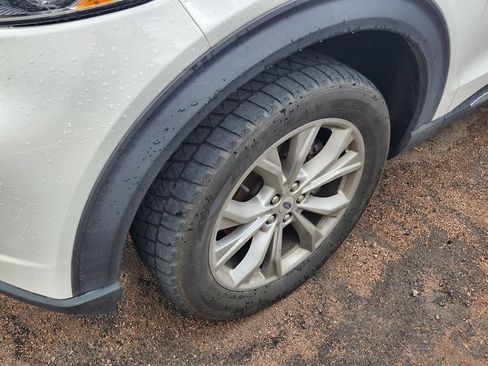 Used 2020 Ford Explorer XLT w/ Equipment Group 202A AWD/4WD image 6