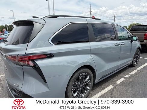 Used 2023 Toyota Sienna XSE FWD image 4