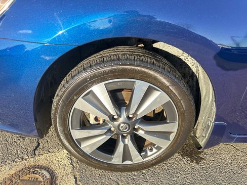 Used 2016 Nissan Sentra SL w/ Technology Package image 6