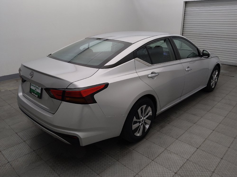Used 2023 Nissan Altima 2.5 S FWD image 9