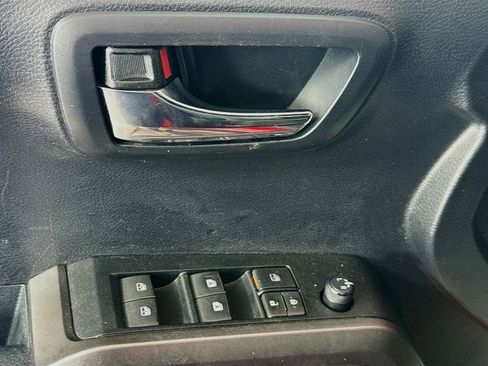 Used 2021 Toyota Tacoma TRD Off-Road image 20