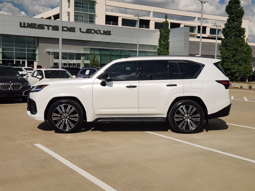 Certified 2026 Lexus LX 700h Luxury w/ Appearance Package AWD/4WD image 4