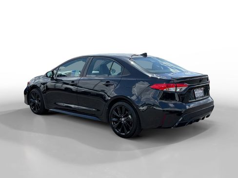 Used 2022 Toyota Corolla SE FWD image 3