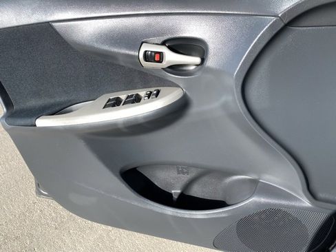 Used 2013 Toyota Corolla S image 13