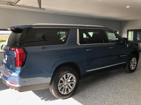 New 2026 GMC Yukon XL Denali w/ Sun & Power Step Package AWD/4WD image 4