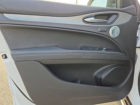 New 2026 Alfa Romeo Stelvio Sprint image 8