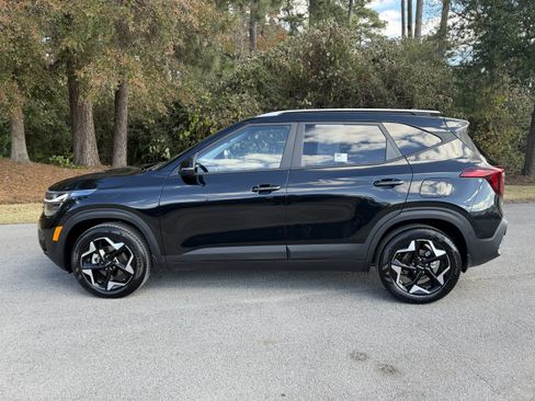 Used 2025 Kia Seltos S image 41