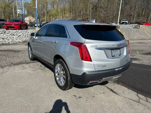 Used 2017 Cadillac XT5 Platinum w/ Driver Assist Package AWD/4WD image 3