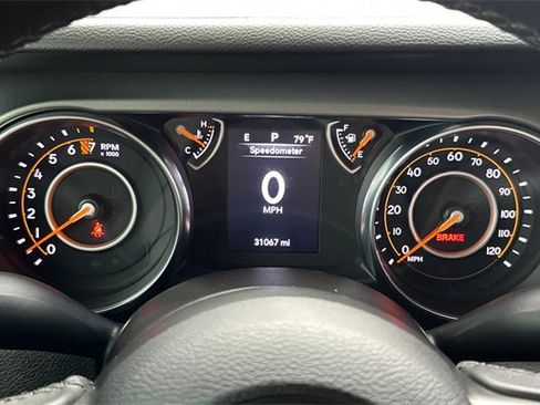 Certified 2022 Jeep Gladiator Willys image 23