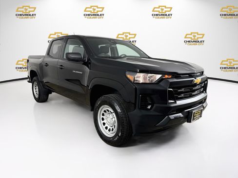 Used 2025 Chevrolet Colorado W/T w/ Advanced Trailering Package RWD image 1