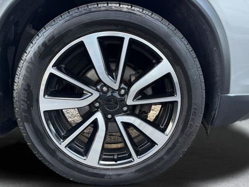 Used 2019 Nissan Rogue SL w/ Premium Package image 28