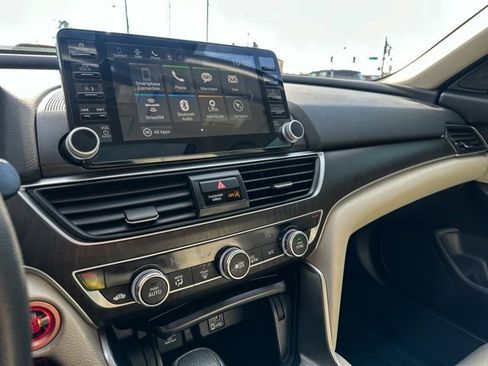 Used 2018 Honda Accord EX image 19