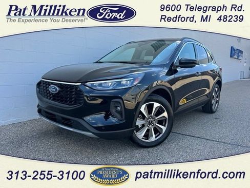 Certified 2024 Ford Escape Platinum w/ Premium Technology Package AWD/4WD image 1