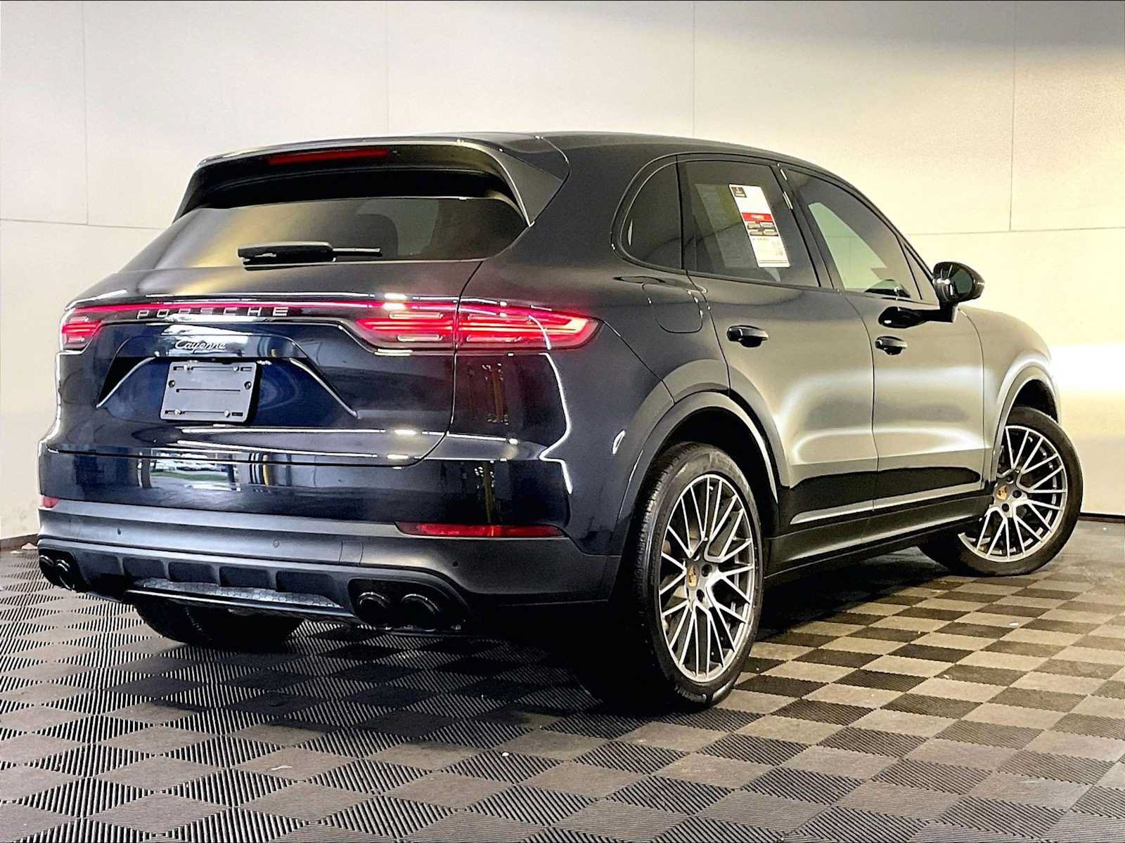 Certified 2022 Porsche Cayenne Platinum Edition AWD/4WD image 7