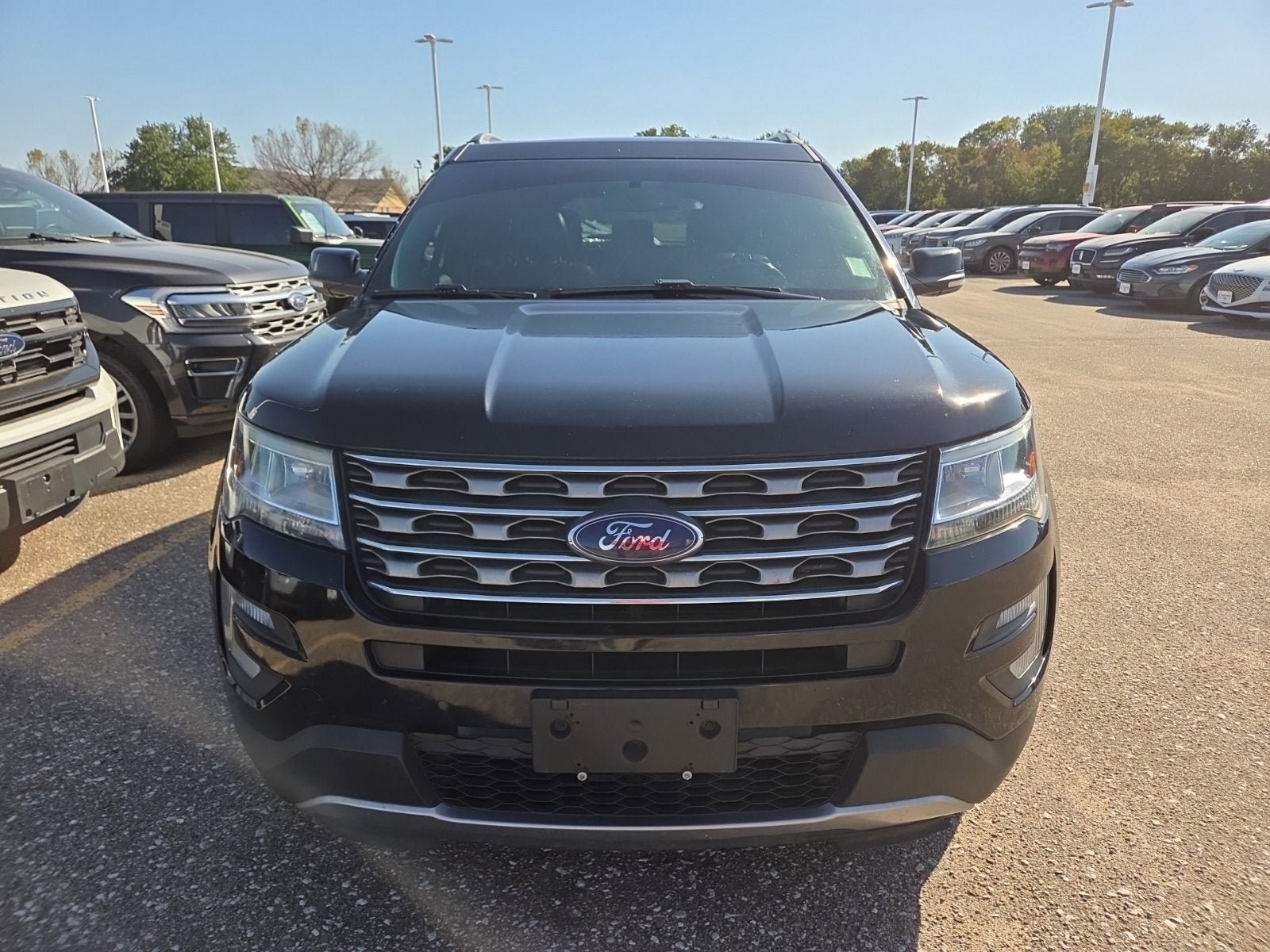 Used 2016 Ford Explorer XLT w/ Equipment Group 202A AWD/4WD image 7