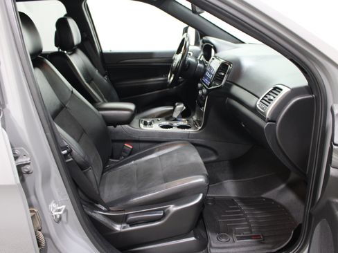 Used 2022 Jeep Grand Cherokee Laredo X AWD/4WD image 26