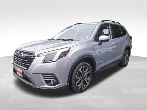 Used 2023 Subaru Forester Limited image 3