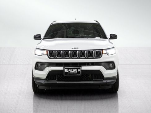 Used 2024 Jeep Compass Latitude AWD/4WD image 8
